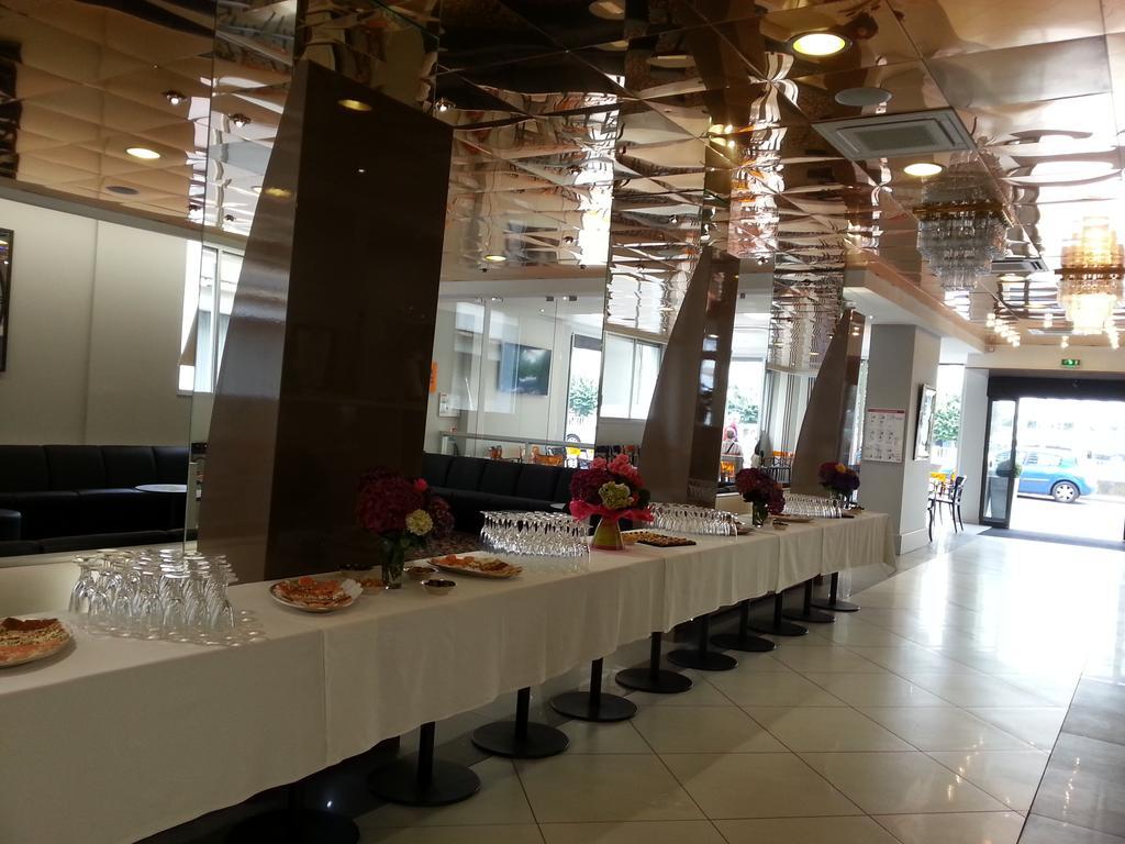 Hotel Lys De Marie ลูร์ด ภายนอก รูปภาพ